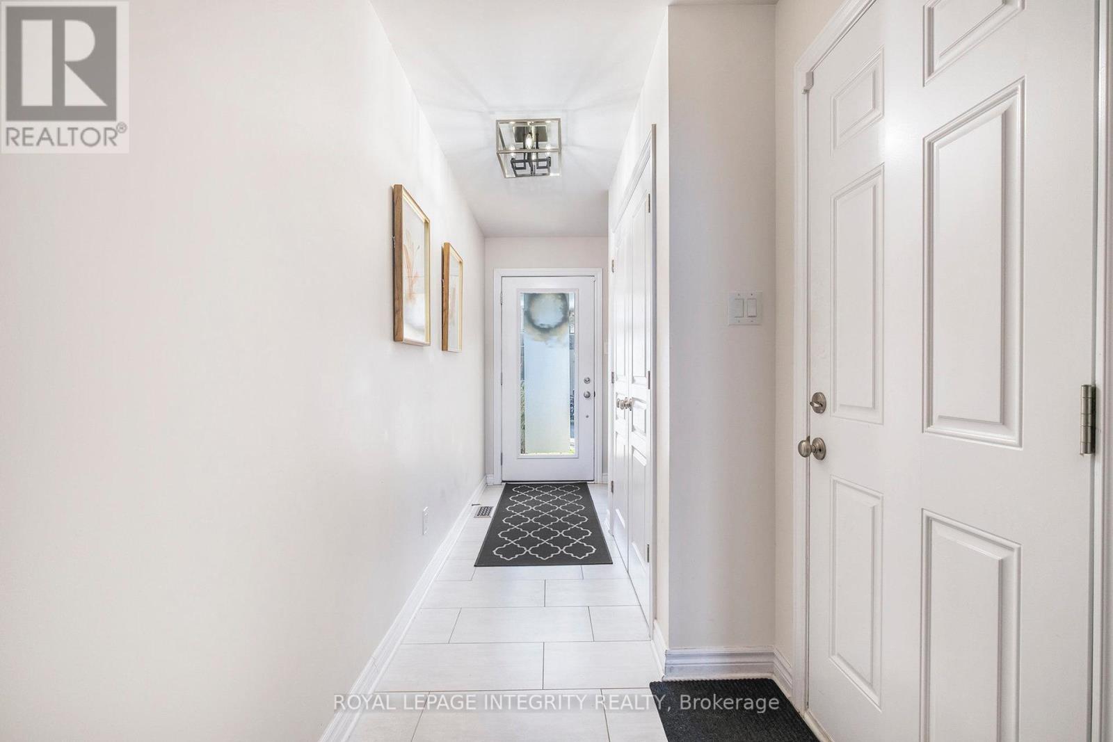 96 Gooseberry Place, Ottawa, Ontario  K2J 5Z6 - Photo 3 - X12456544