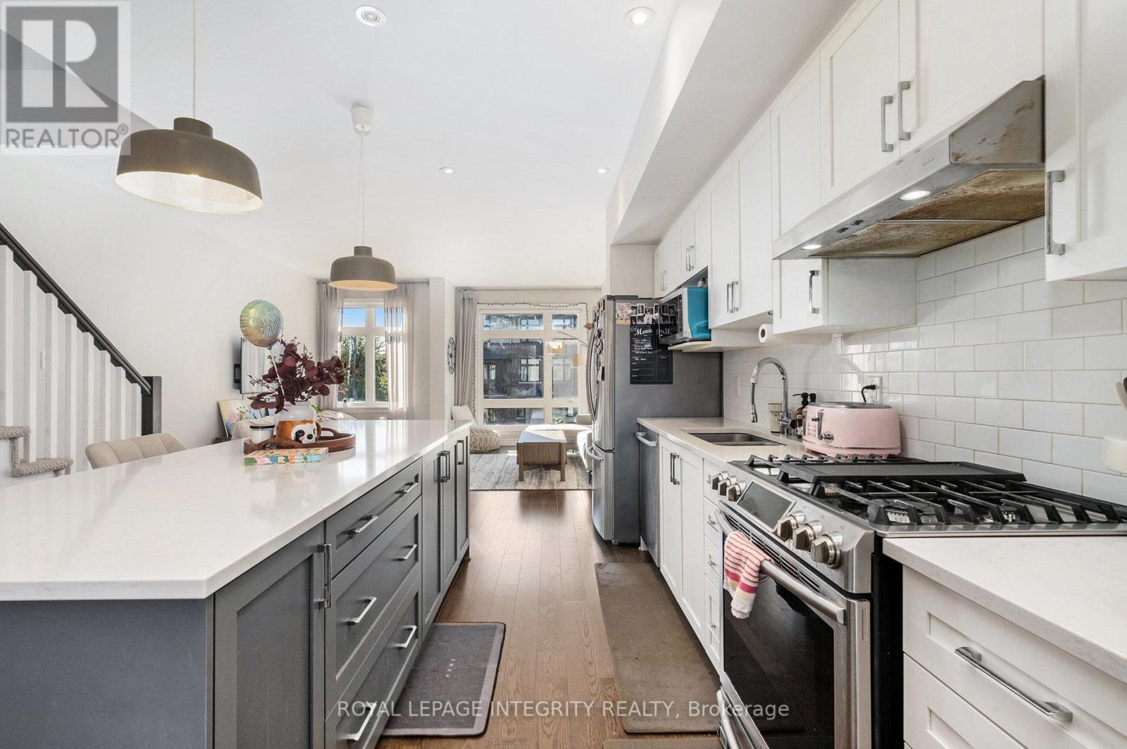 96 Gooseberry Place, Ottawa, Ontario  K2J 5Z6 - Photo 8 - X12456544