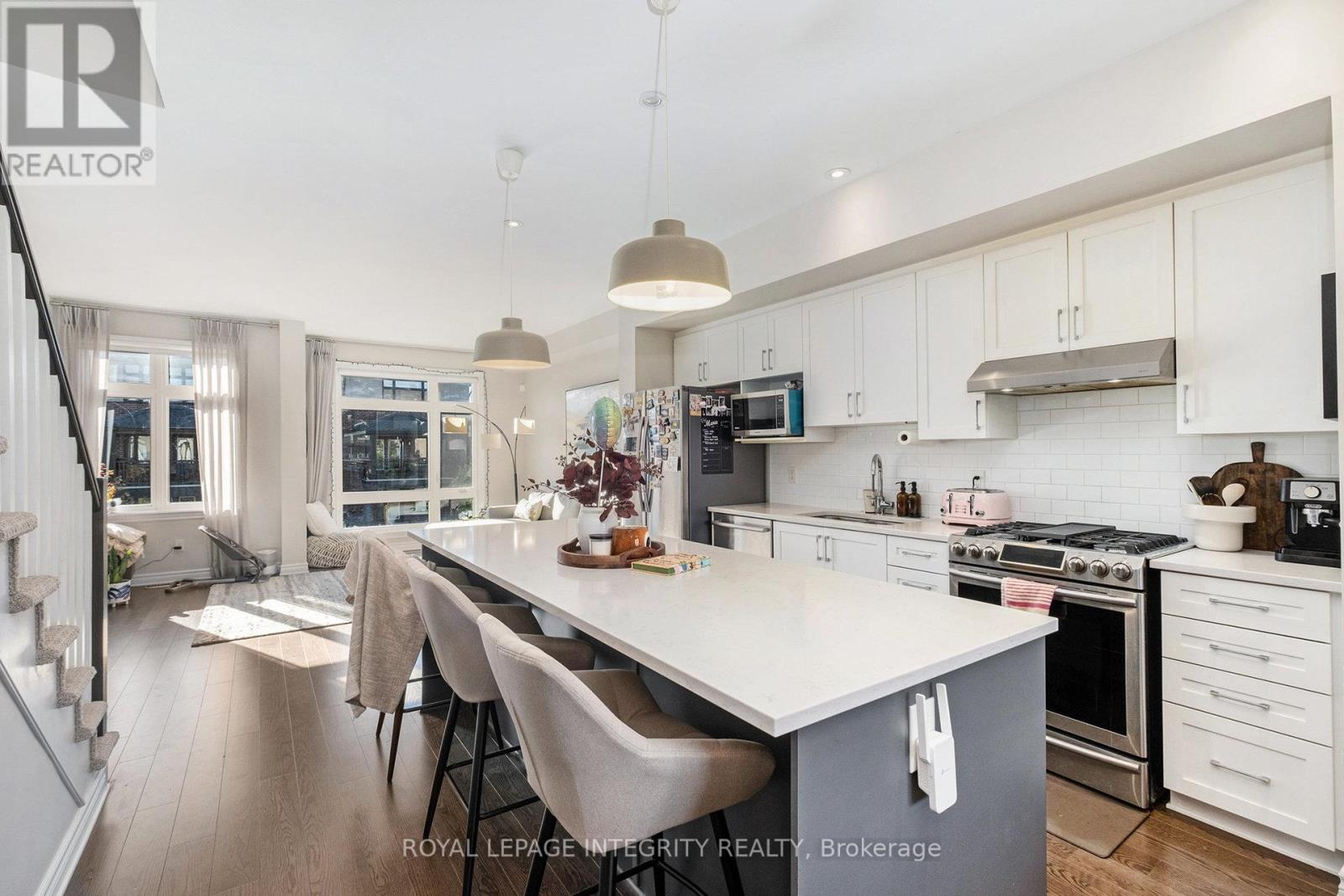 96 Gooseberry Place, Ottawa, Ontario  K2J 5Z6 - Photo 9 - X12456544