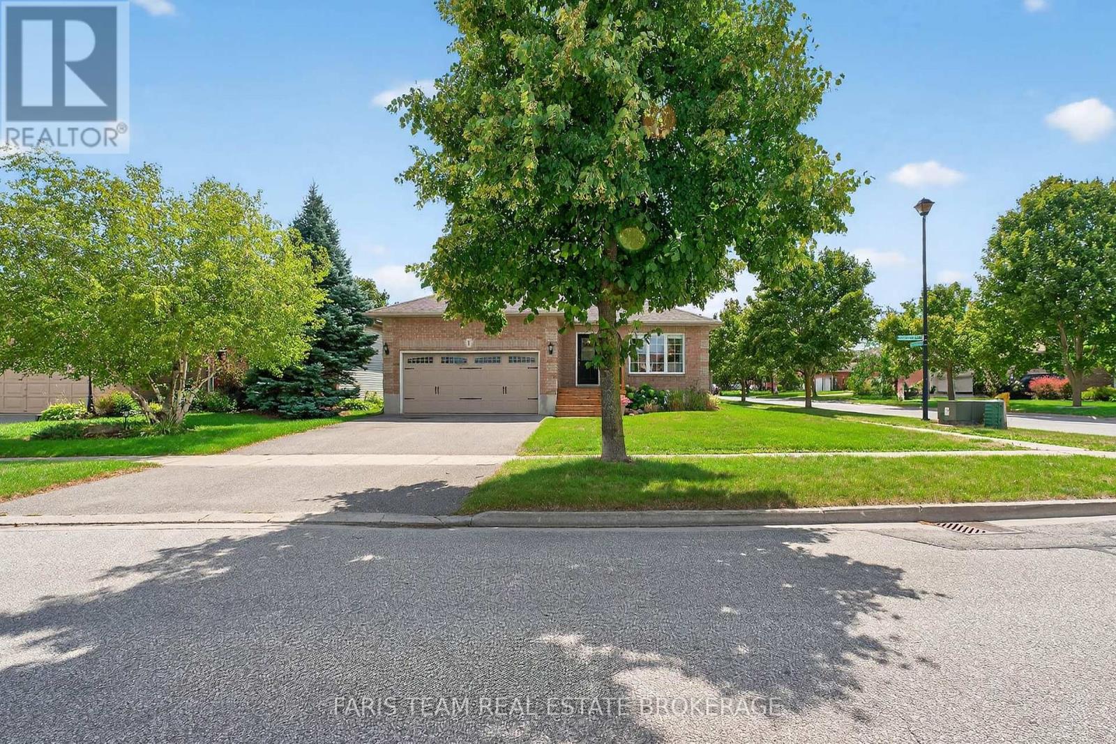 1 Touchette Drive, Barrie (Holly), Ontario  L4N 7L8 - Photo 2 - S12455041