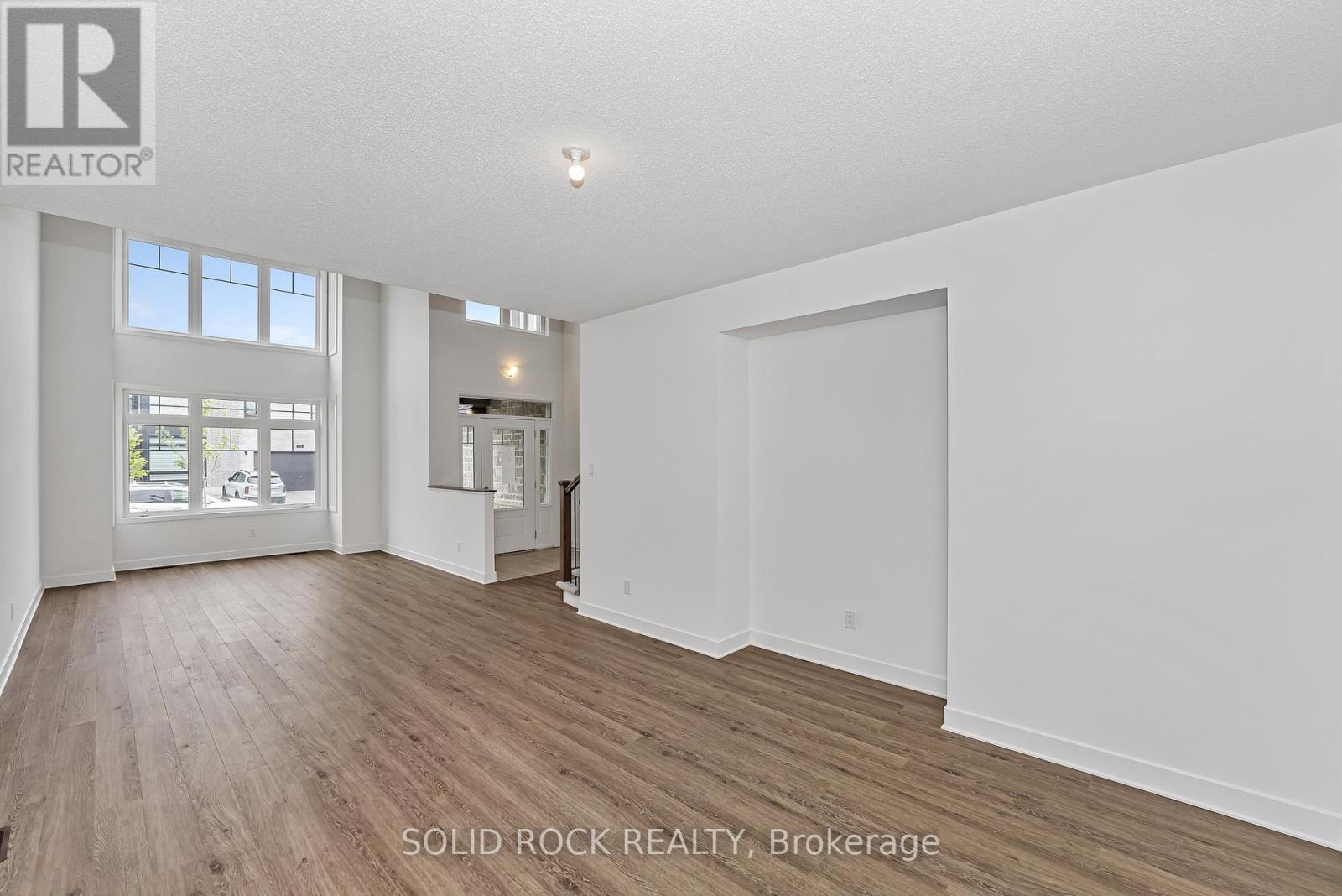 92 Esban Drive, Ottawa, Ontario  K1X 0J3 - Photo 8 - X12456648