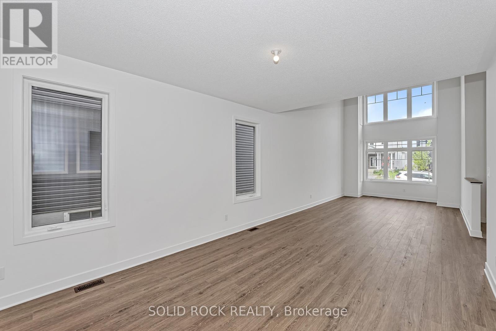 92 Esban Drive, Ottawa, Ontario  K1X 0J3 - Photo 9 - X12456648