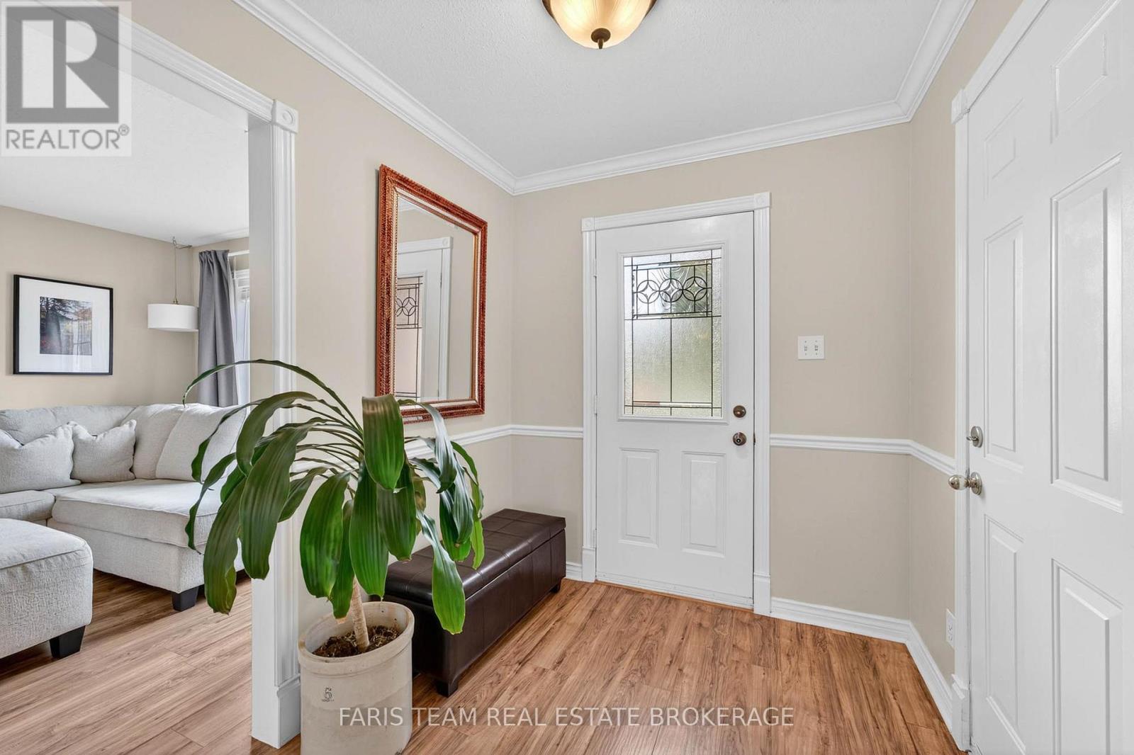 1 Touchette Drive, Barrie (Holly), Ontario  L4N 7L8 - Photo 7 - S12455041