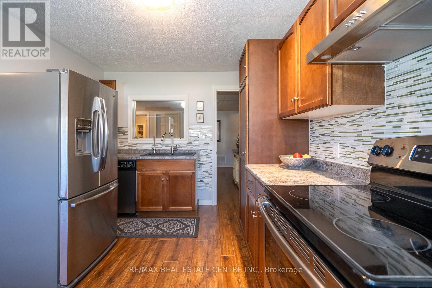 405 Minnie Street, North Huron, Ontario  N0G 2W0 - Photo 34 - X12115412