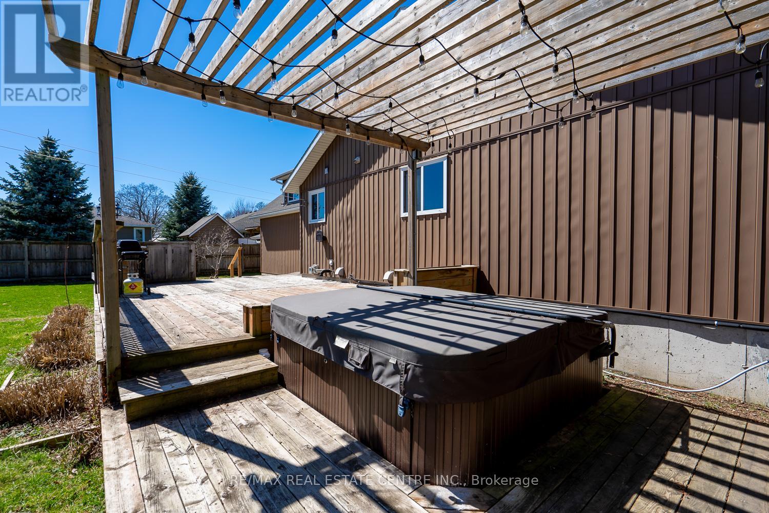 405 Minnie Street, North Huron, Ontario  N0G 2W0 - Photo 48 - X12115412