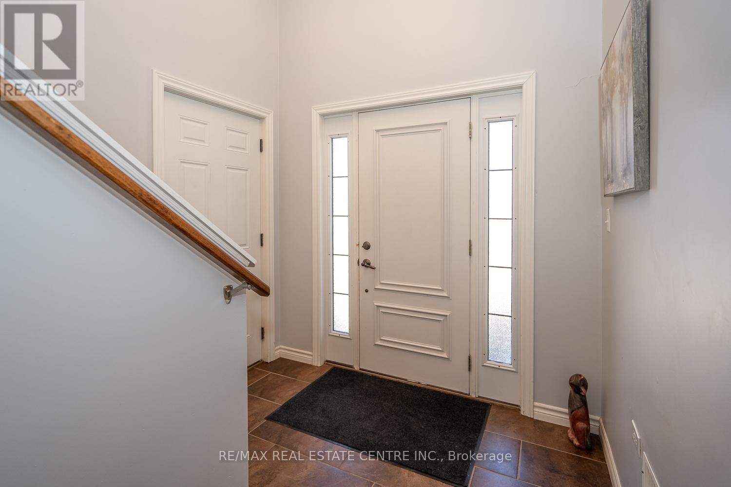 405 Minnie Street, North Huron, Ontario  N0G 2W0 - Photo 4 - X12115412
