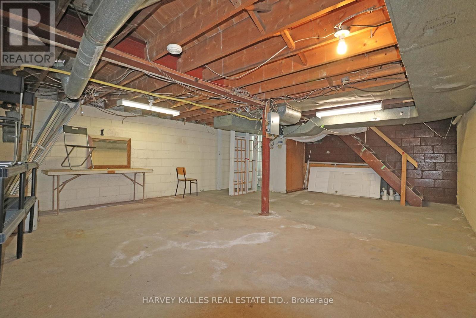 3811 Lake Shore Boulevard W, Toronto, Ontario  M8W 1R2 - Photo 12 - W12456459