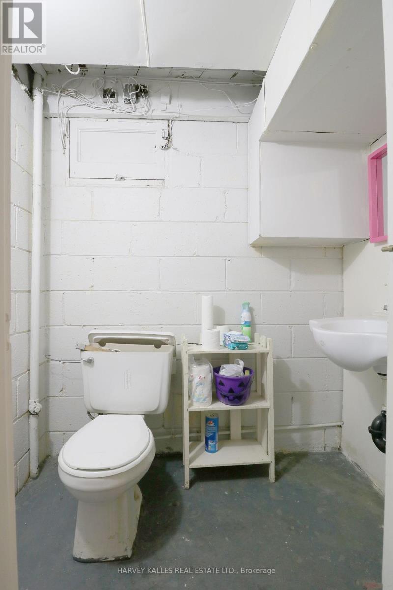 3811 Lake Shore Boulevard W, Toronto, Ontario  M8W 1R2 - Photo 15 - W12456459