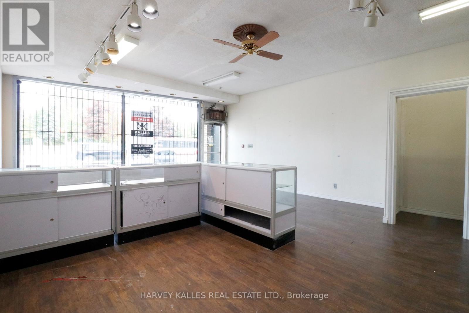 3811 Lake Shore Boulevard W, Toronto, Ontario  M8W 1R2 - Photo 6 - W12456459