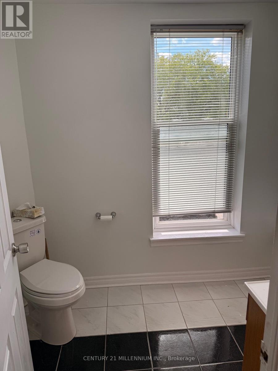 1 - 1529 Queen Street E, Caledon, Ontario  L7K 0E3 - Photo 5 - W12456480