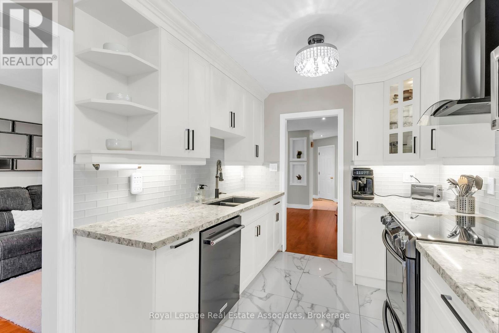 548 Leatherleaf Drive, Mississauga, Ontario  L4Z 3Y5 - Photo 6 - W12456490