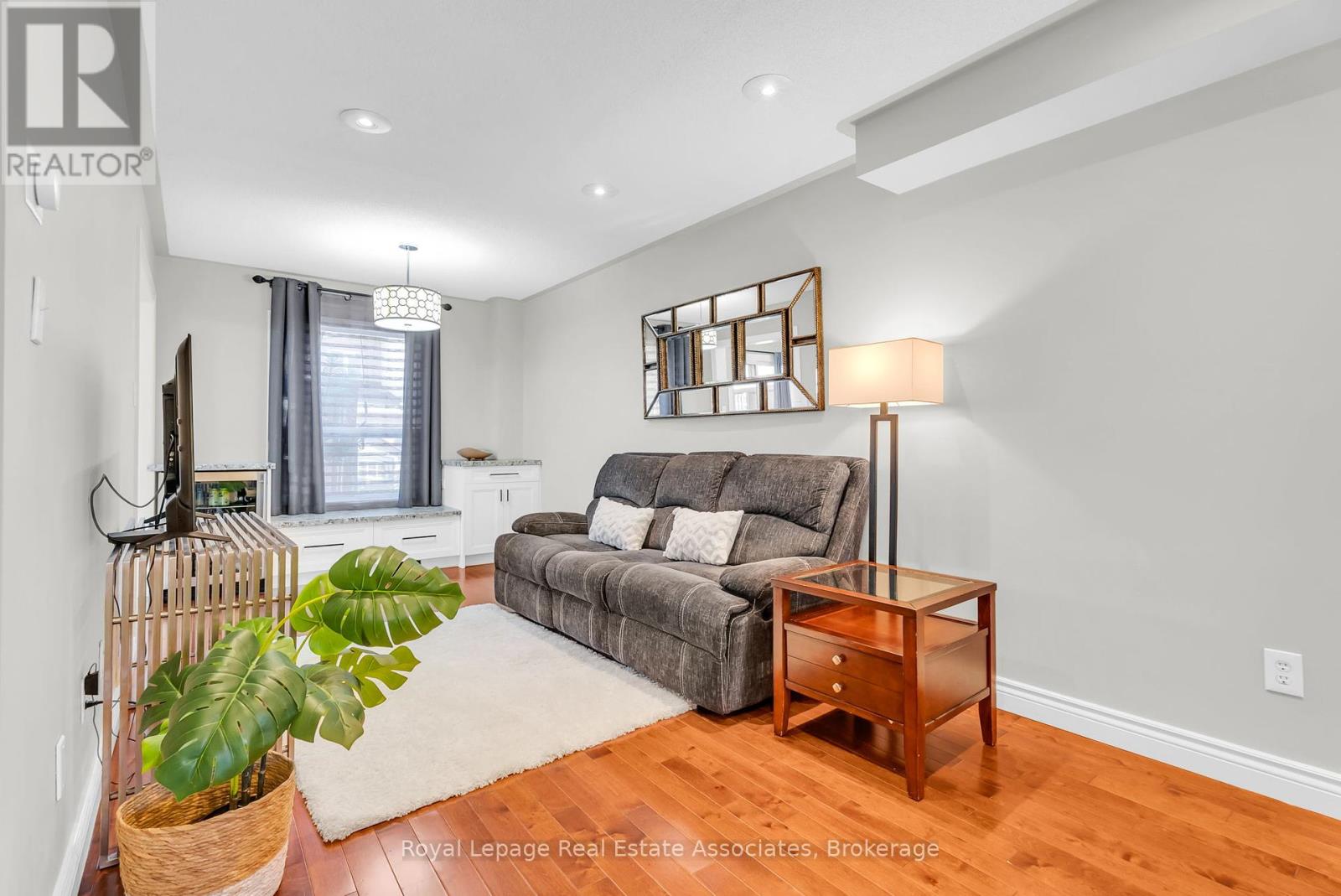 548 Leatherleaf Drive, Mississauga, Ontario  L4Z 3Y5 - Photo 7 - W12456490