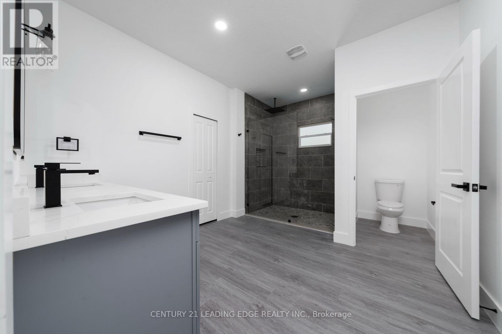 Sw - 3270 Framingham Avenue, Florida  Usa, Ontario    - Photo 10 - X12456478