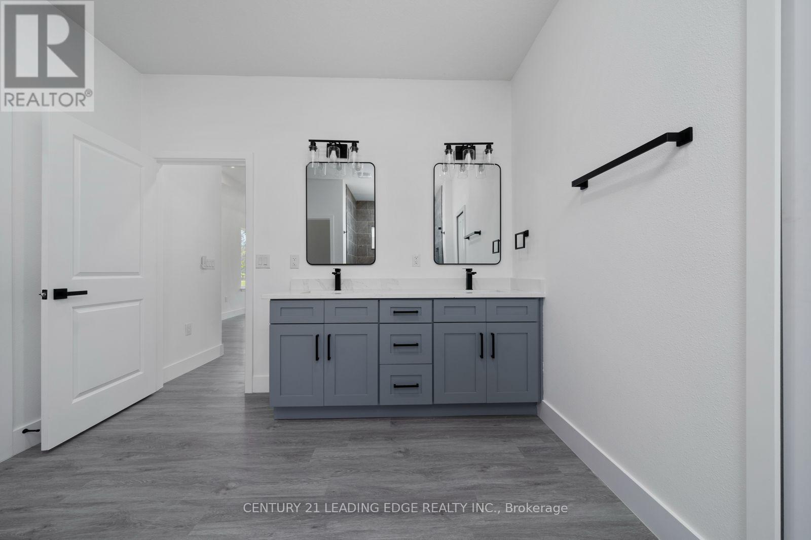 Sw - 3270 Framingham Avenue, Florida  Usa, Ontario    - Photo 11 - X12456478