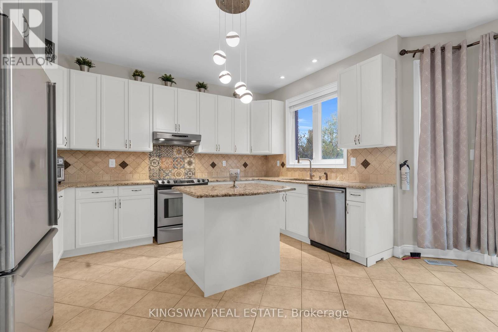 75 Chase Crescent, Cambridge, Ontario  N3C 0B3 - Photo 15 - X12456495