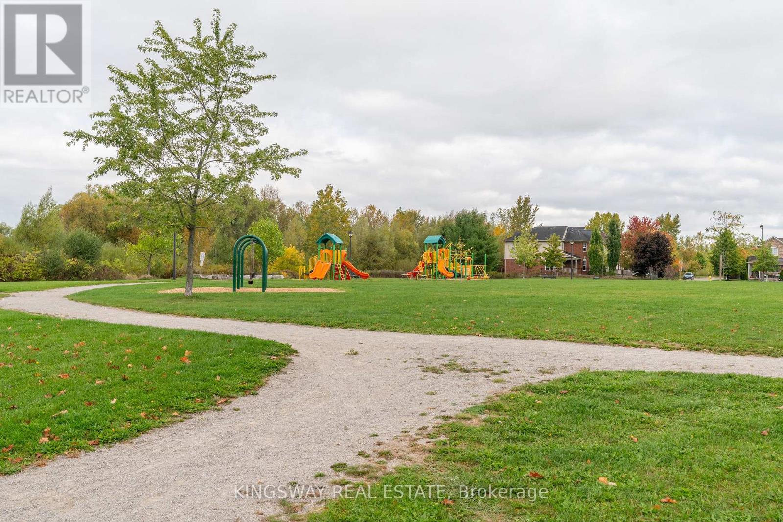 75 Chase Crescent, Cambridge, Ontario  N3C 0B3 - Photo 4 - X12456495