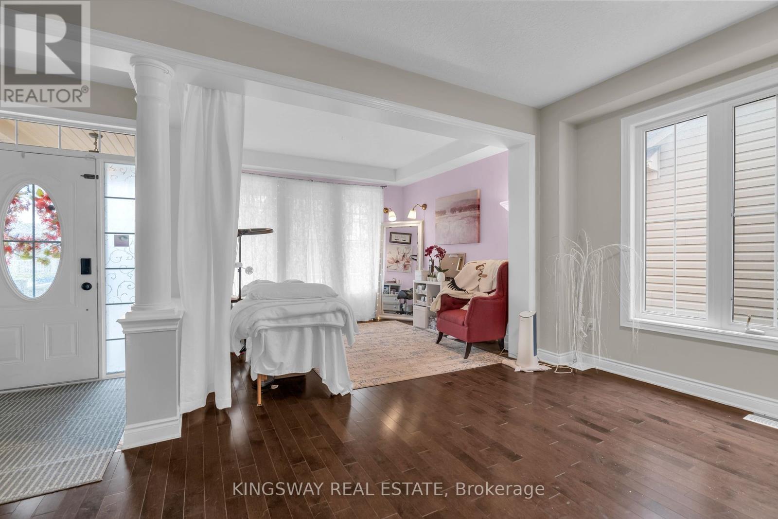 75 Chase Crescent, Cambridge, Ontario  N3C 0B3 - Photo 5 - X12456495