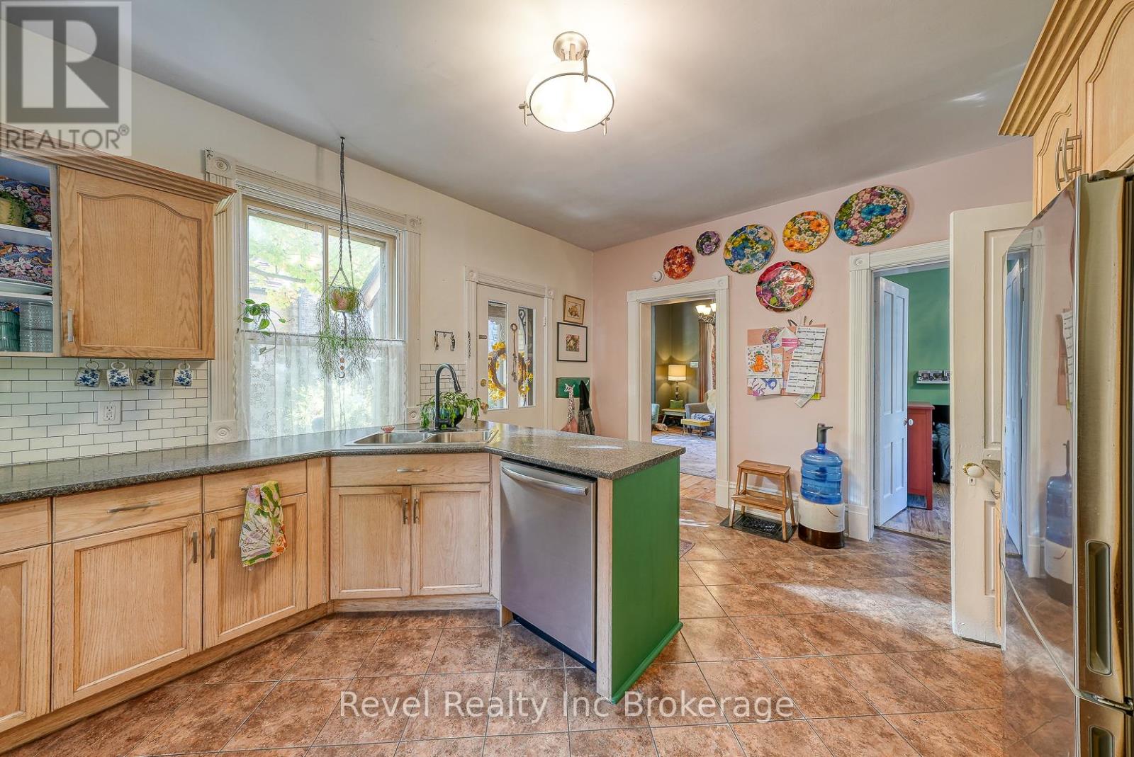70 Oxford Street, Woodstock, Ontario  N4S 6A5 - Photo 18 - X12456568
