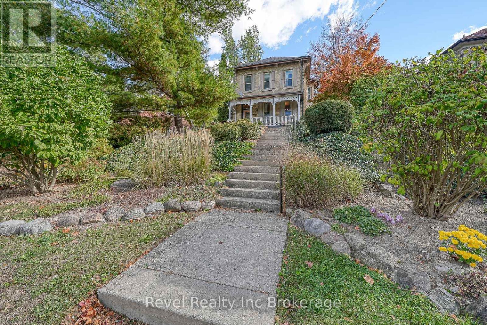 70 Oxford Street, Woodstock, Ontario  N4S 6A5 - Photo 4 - X12456568