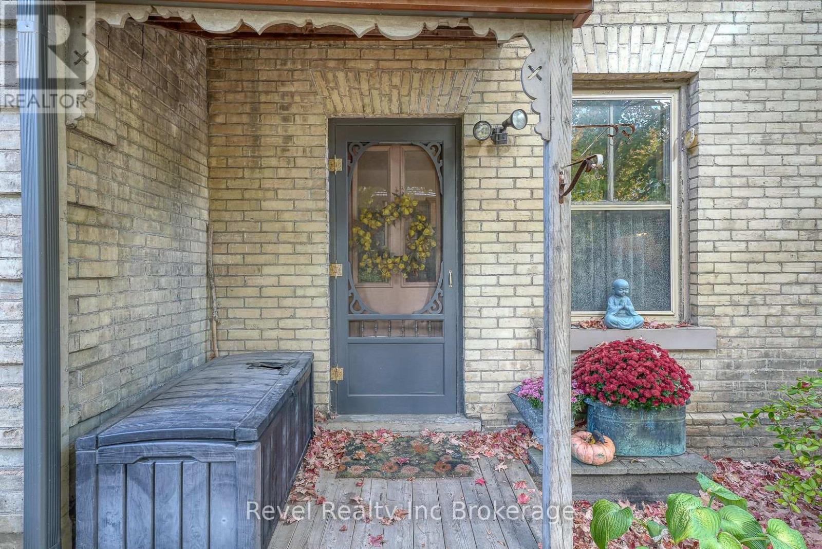 70 Oxford Street, Woodstock, Ontario  N4S 6A5 - Photo 9 - X12456568