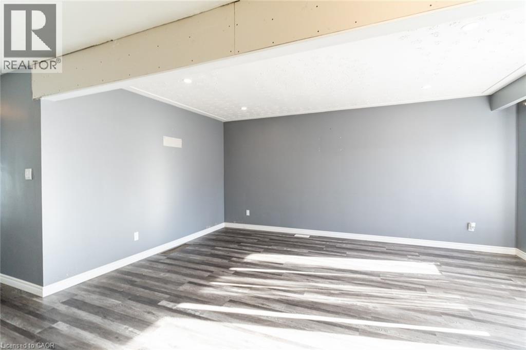 39 Evelyn Street, Brantford, Ontario  N3R 3G8 - Photo 13 - 40778036