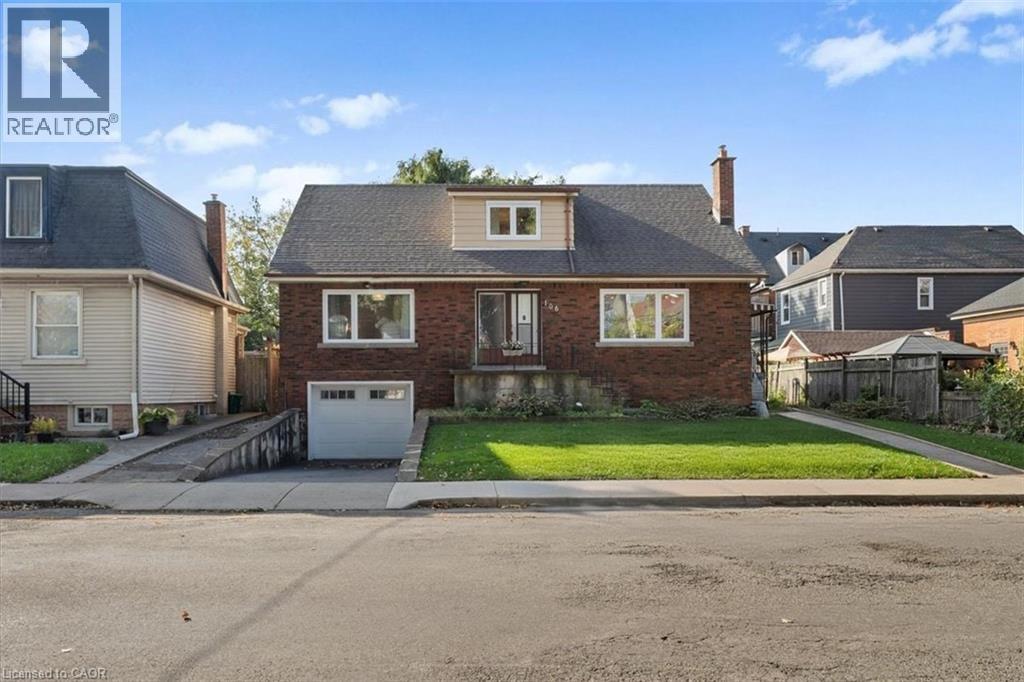 106 SIMCOE Street E, Hamilton, Ontario