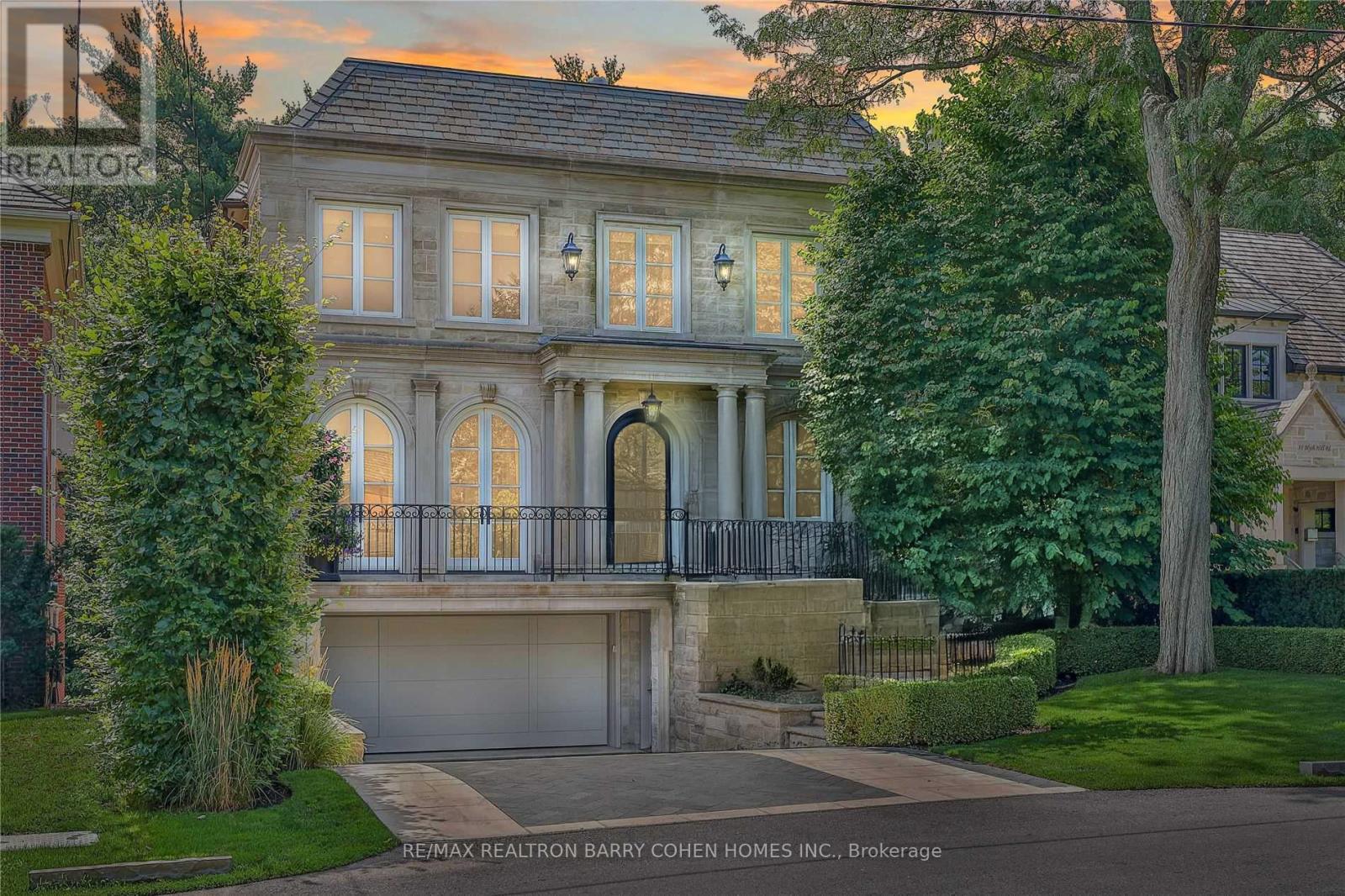 33 BLYTH HILL ROAD, Toronto, Ontario