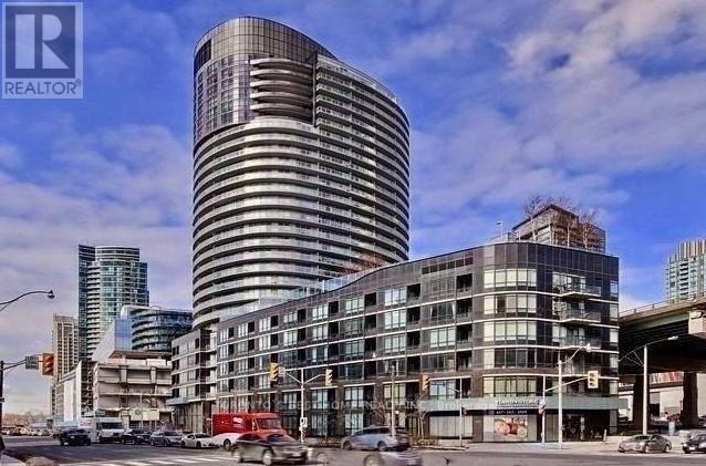 M BED - 422 LAKE SHORE BOULEVARD W, Toronto, Ontario