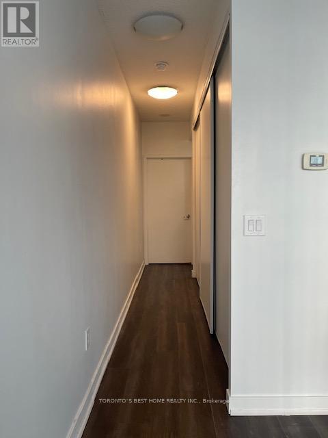 M Bed - 422 Lake Shore Boulevard W, Toronto, Ontario  M5V 2V9 - Photo 5 - C12456646
