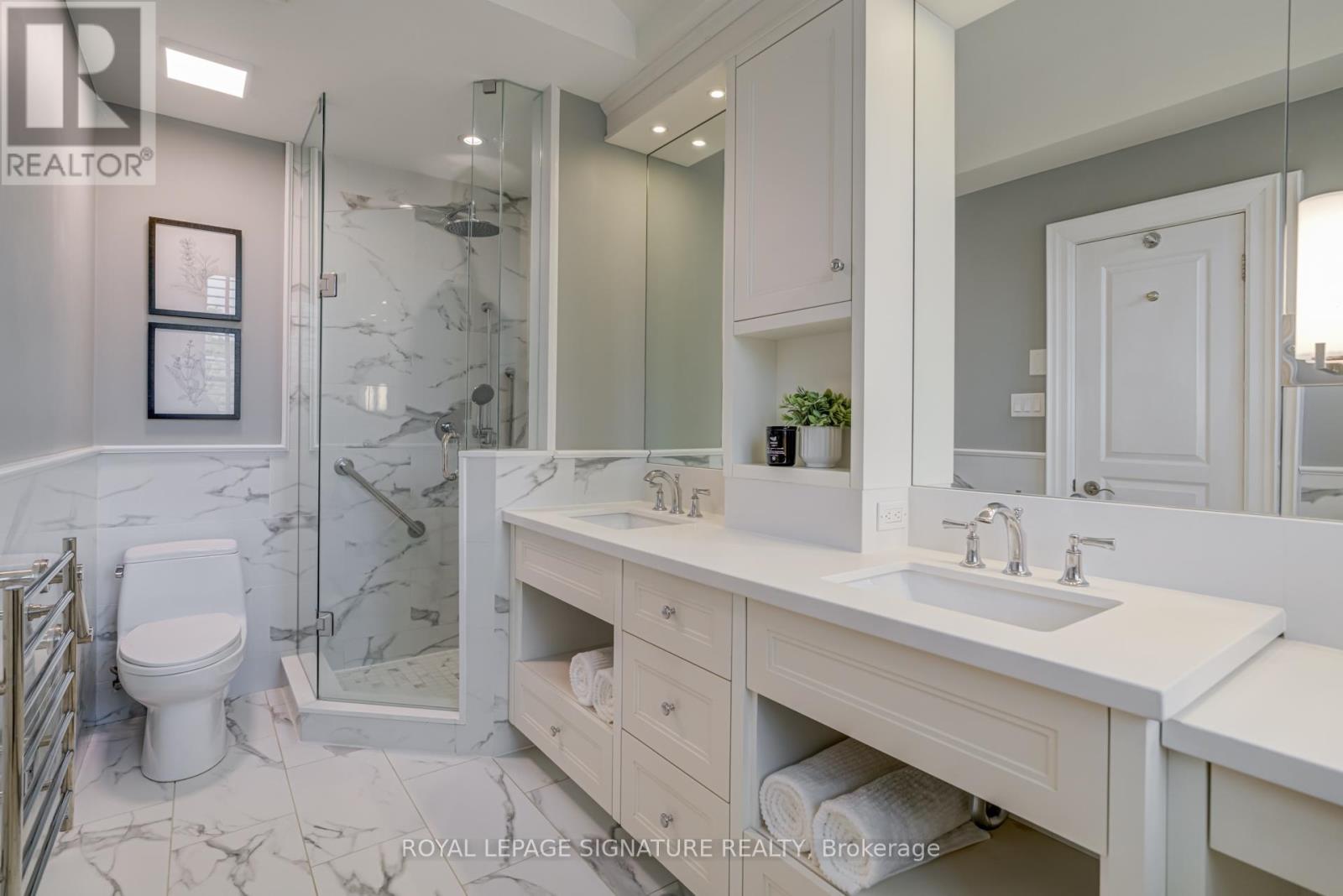 125 Joicey Boulevard, Toronto, Ontario  M5M 2T8 - Photo 15 - C12456654