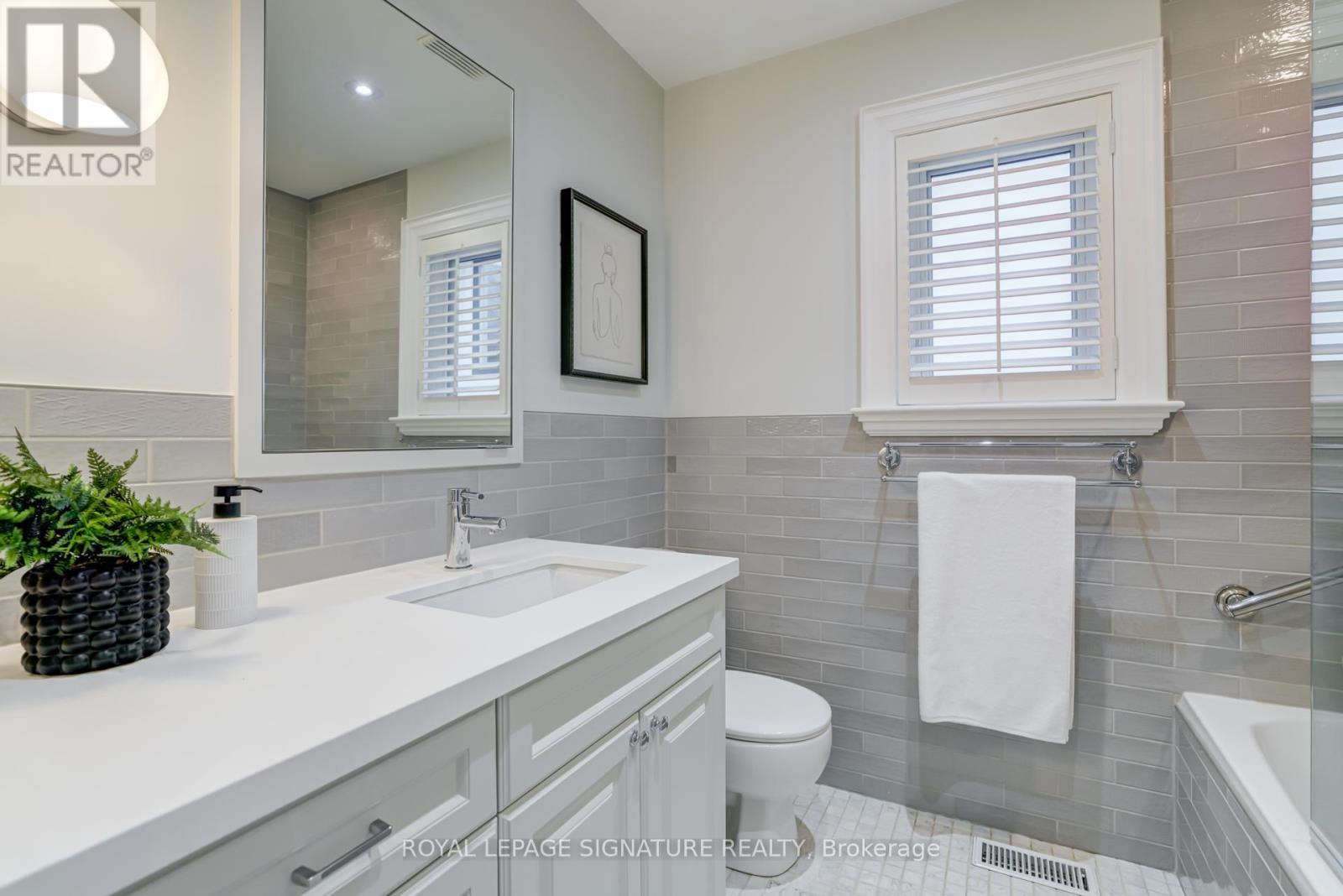 125 Joicey Boulevard, Toronto, Ontario  M5M 2T8 - Photo 21 - C12456654
