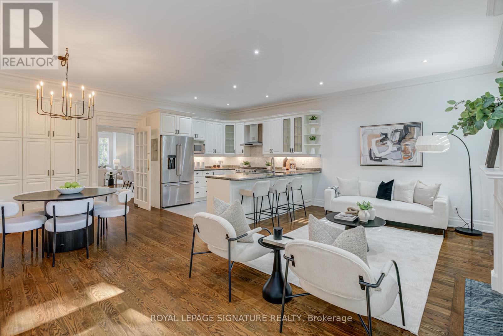 125 Joicey Boulevard, Toronto, Ontario  M5M 2T8 - Photo 5 - C12456654