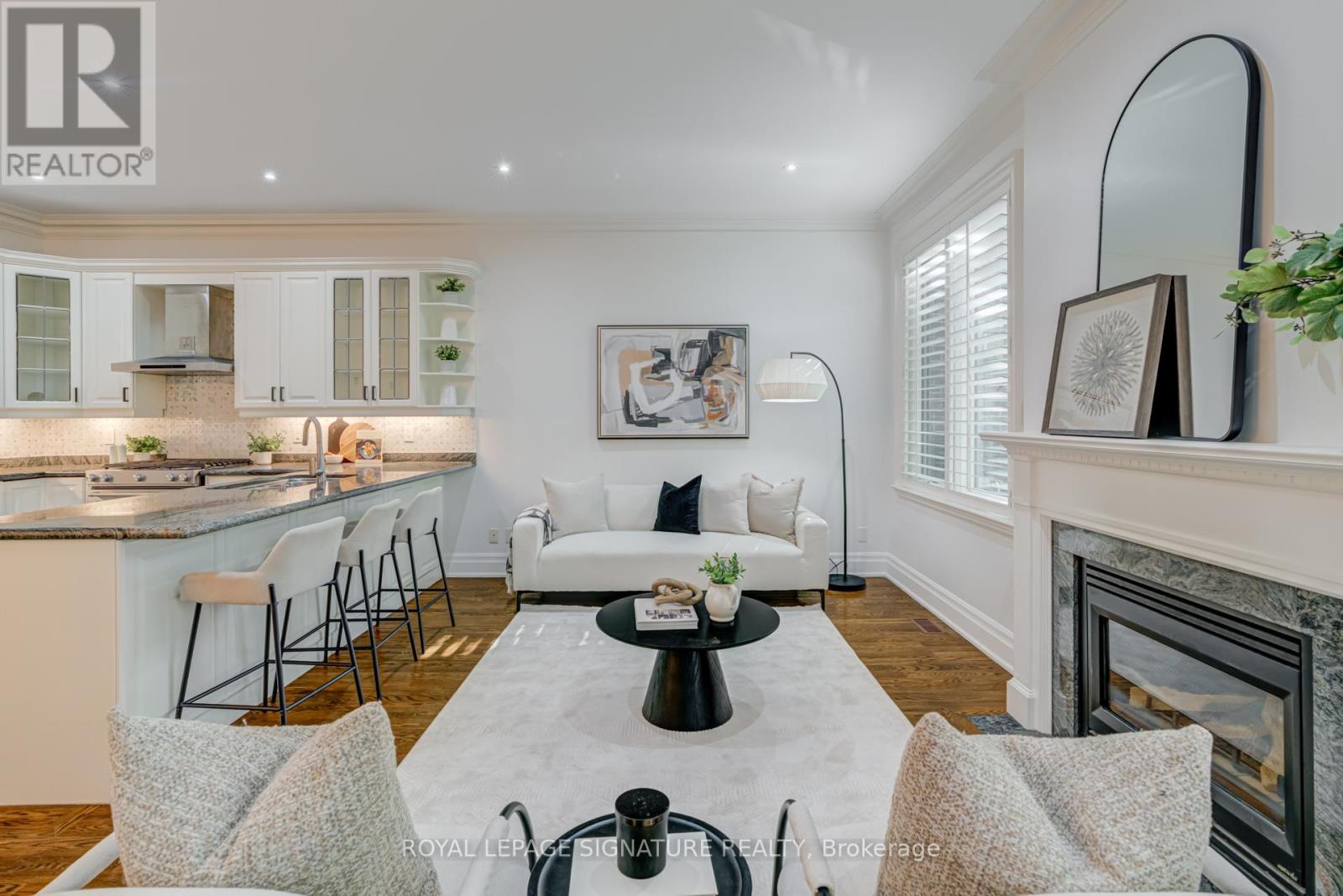 125 Joicey Boulevard, Toronto, Ontario  M5M 2T8 - Photo 6 - C12456654