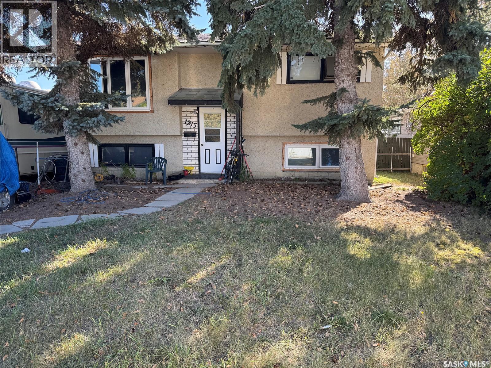 1215 ATHABASCA STREET W, Moose Jaw, Saskatchewan