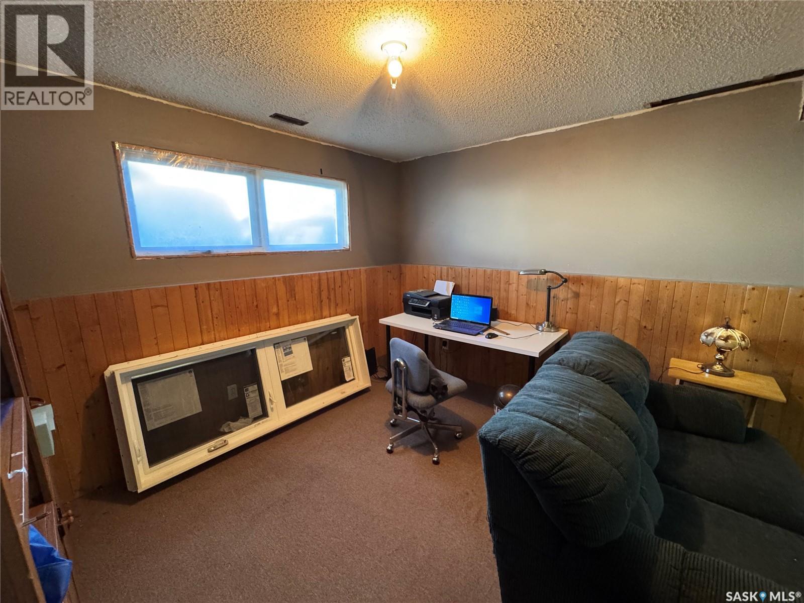 1215 Athabasca Street W, Moose Jaw, Saskatchewan  S6H 6C7 - Photo 12 - SK020624
