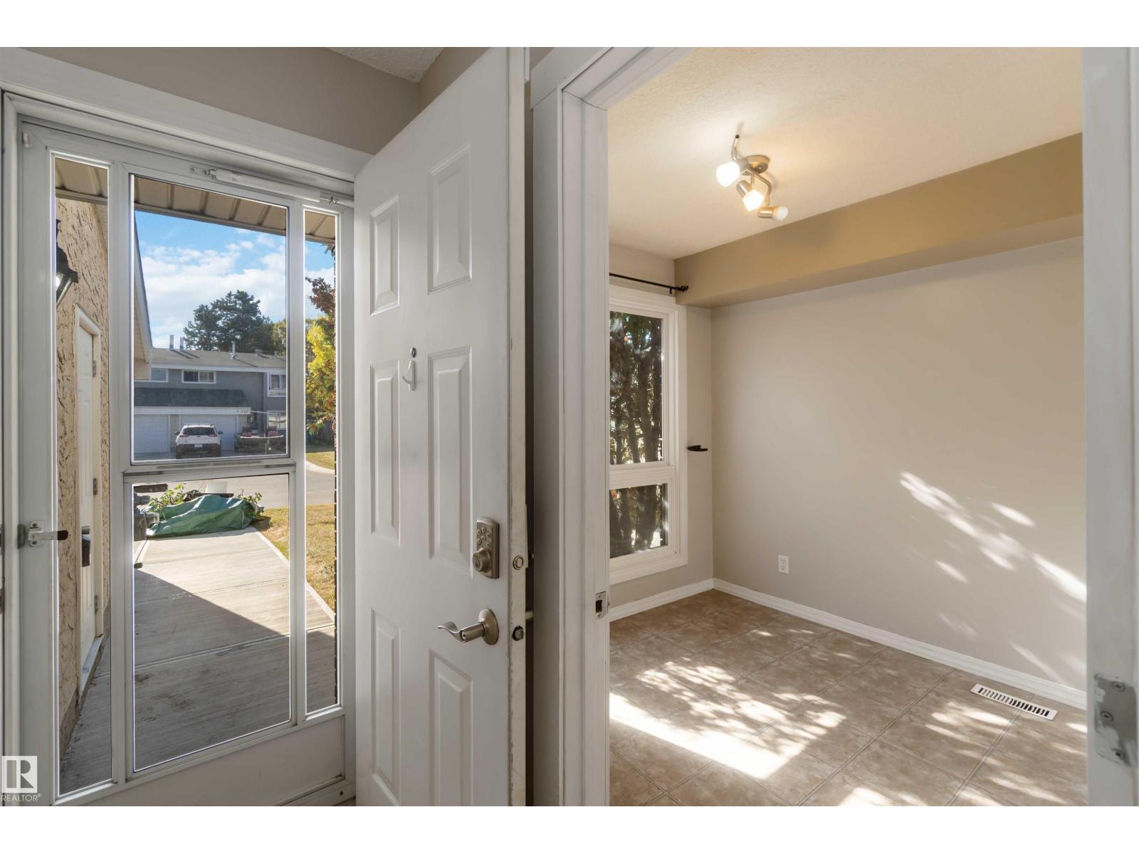 324 Grandin Vg, St. Albert, Alberta  T8N 2R6 - Photo 2 - E4461538