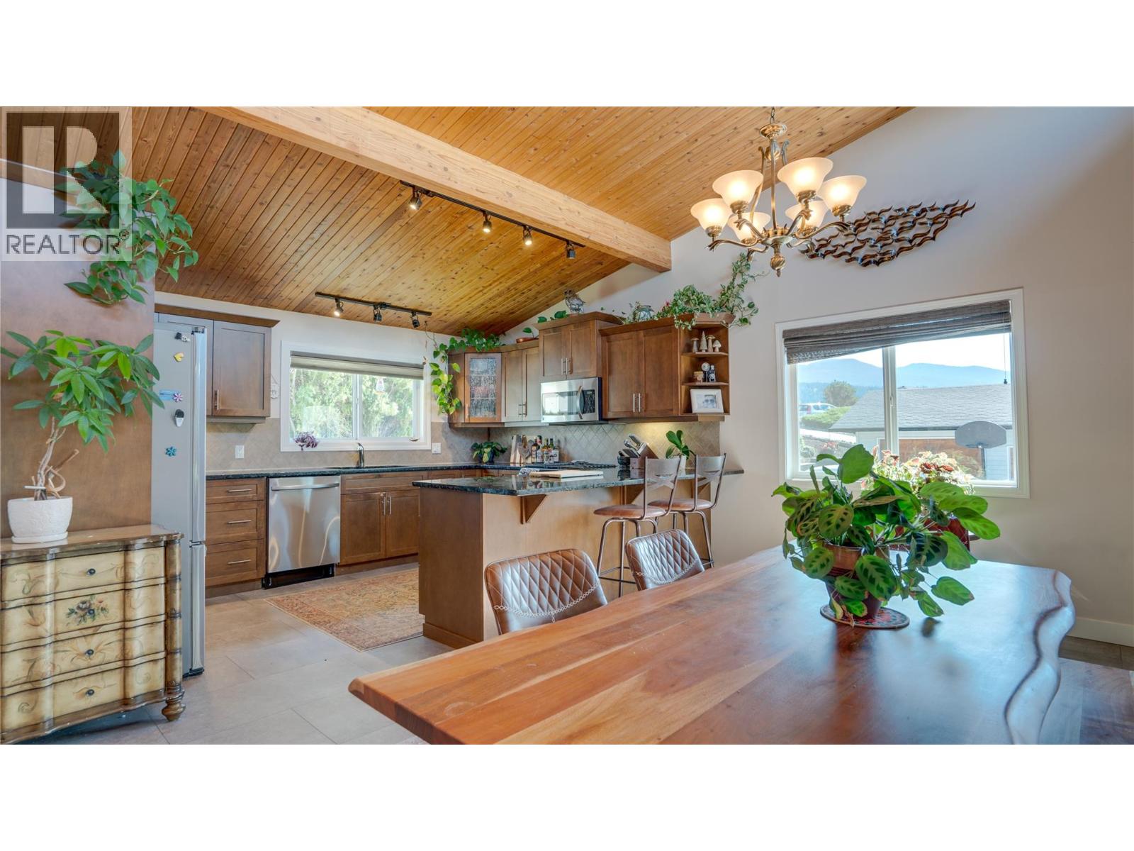 8818 Sunflower Place, Coldstream, British Columbia  V1B 2G2 - Photo 11 - 10363066