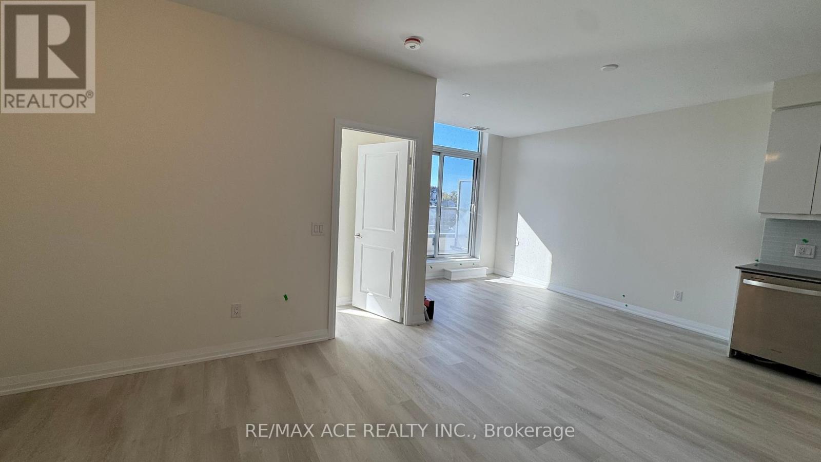 210 - 3260 Sheppard Avenue E, Toronto, Ontario  M1T 3K3 - Photo 5 - E12456643