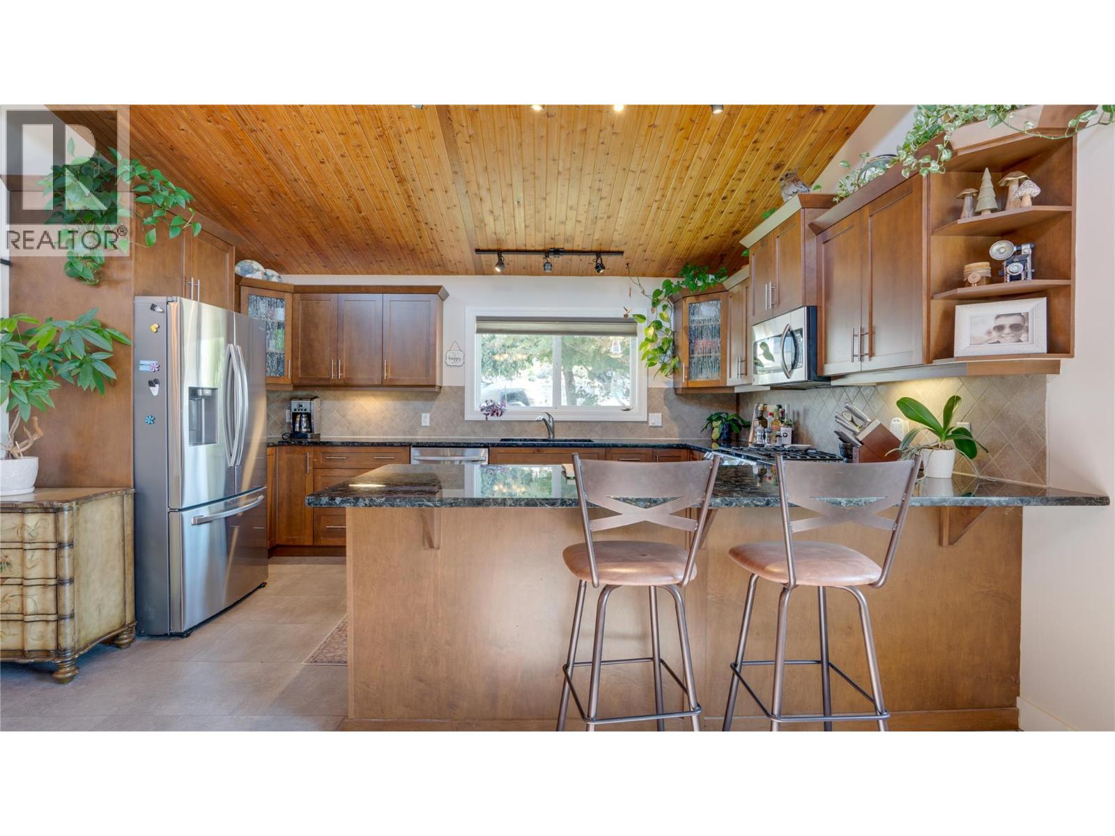 8818 Sunflower Place, Coldstream, British Columbia  V1B 2G2 - Photo 7 - 10363066