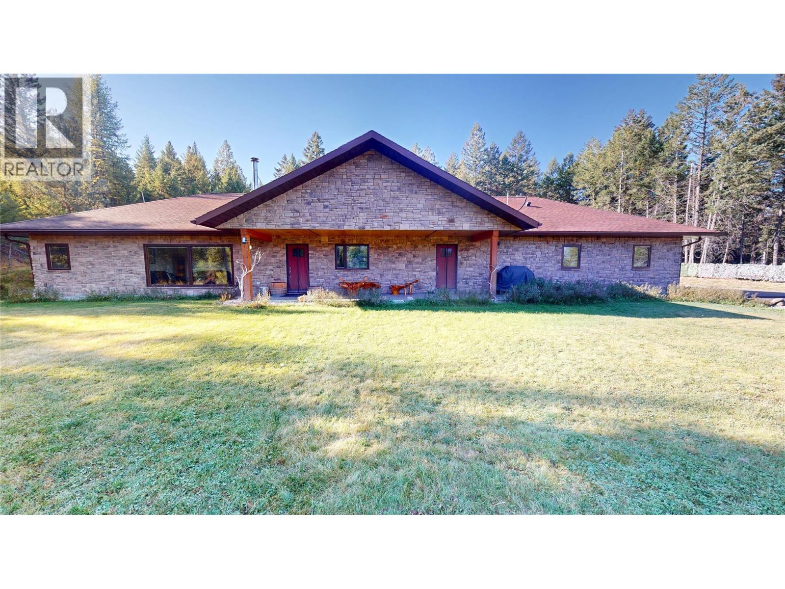 4427 Ferguson Road, Wardner, British Columbia  V0B 2J0 - Photo 2 - 10365544