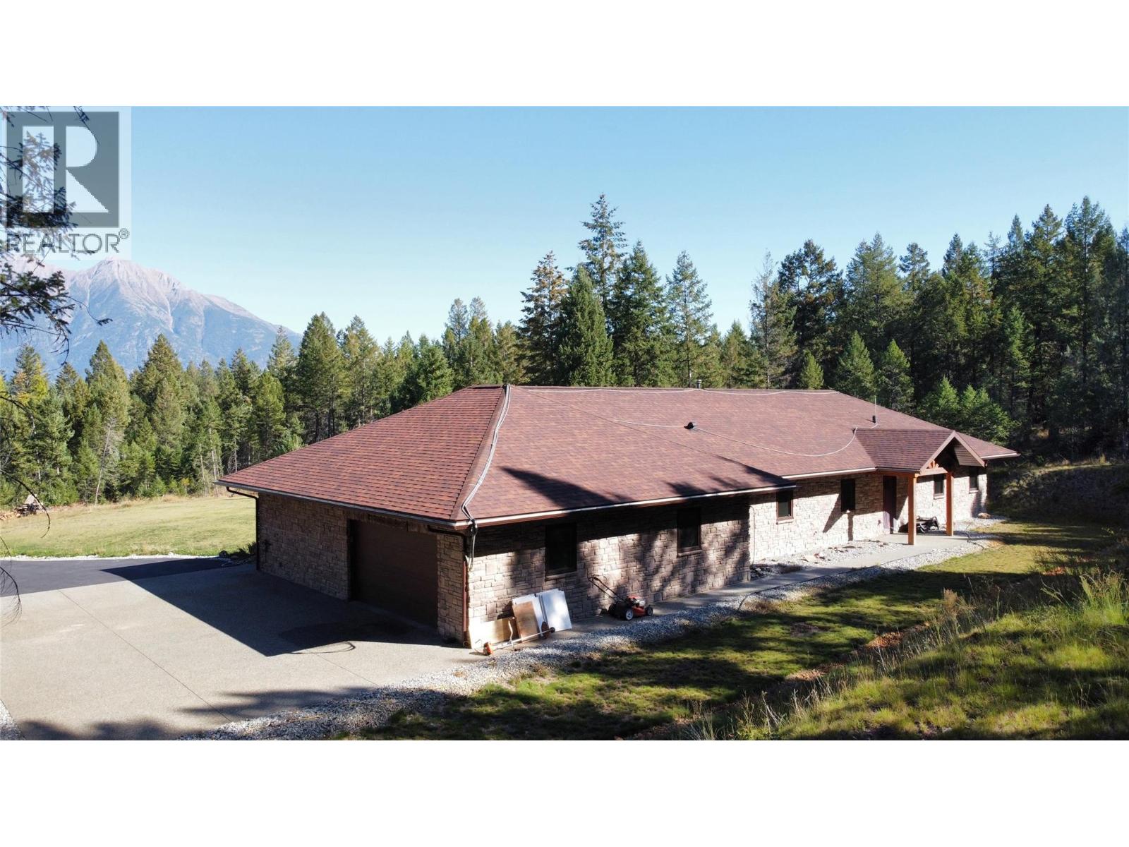 4427 Ferguson Road, Wardner, British Columbia  V0B 2J0 - Photo 3 - 10365544