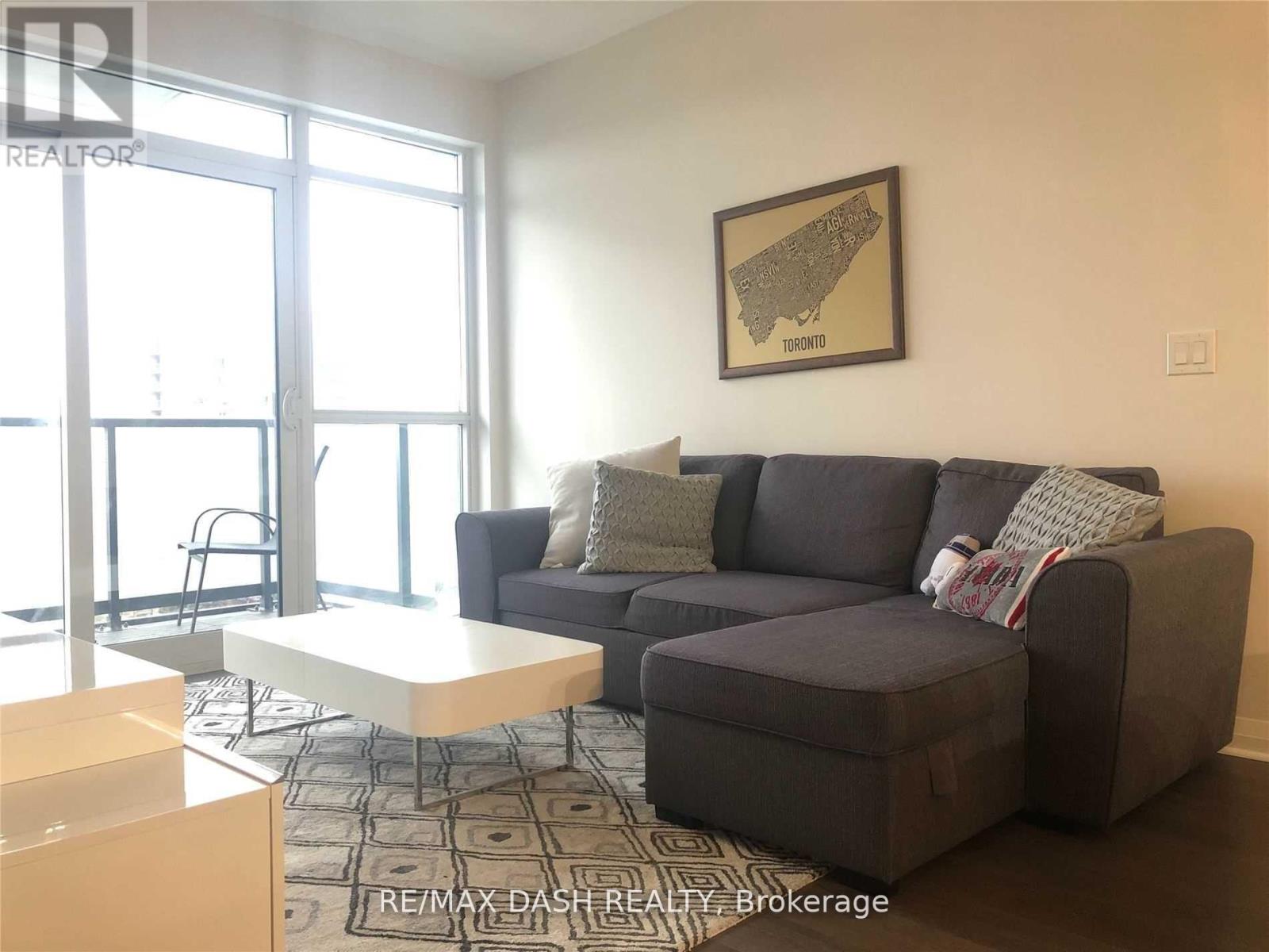 711 - 55 Oneida Crescent, Richmond Hill, Ontario  L4B 4T9 - Photo 2 - N12456517