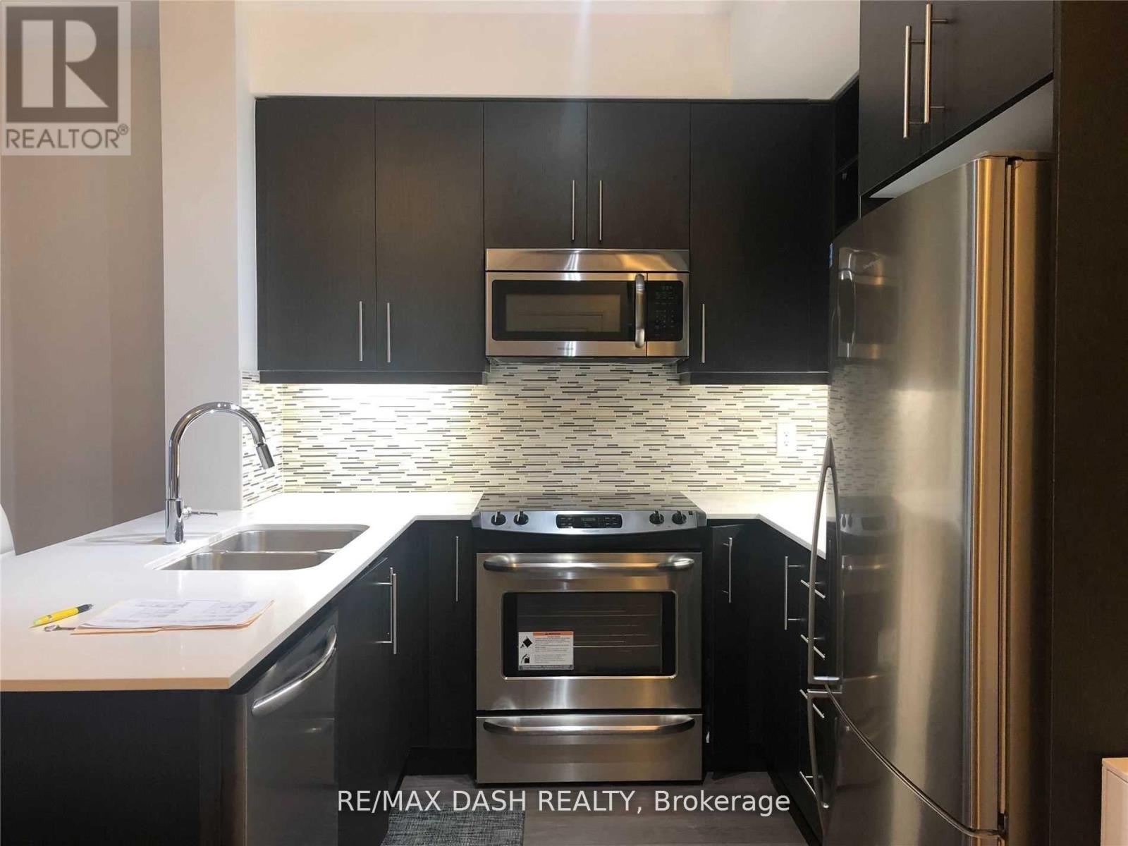 711 - 55 Oneida Crescent, Richmond Hill, Ontario  L4B 4T9 - Photo 6 - N12456517
