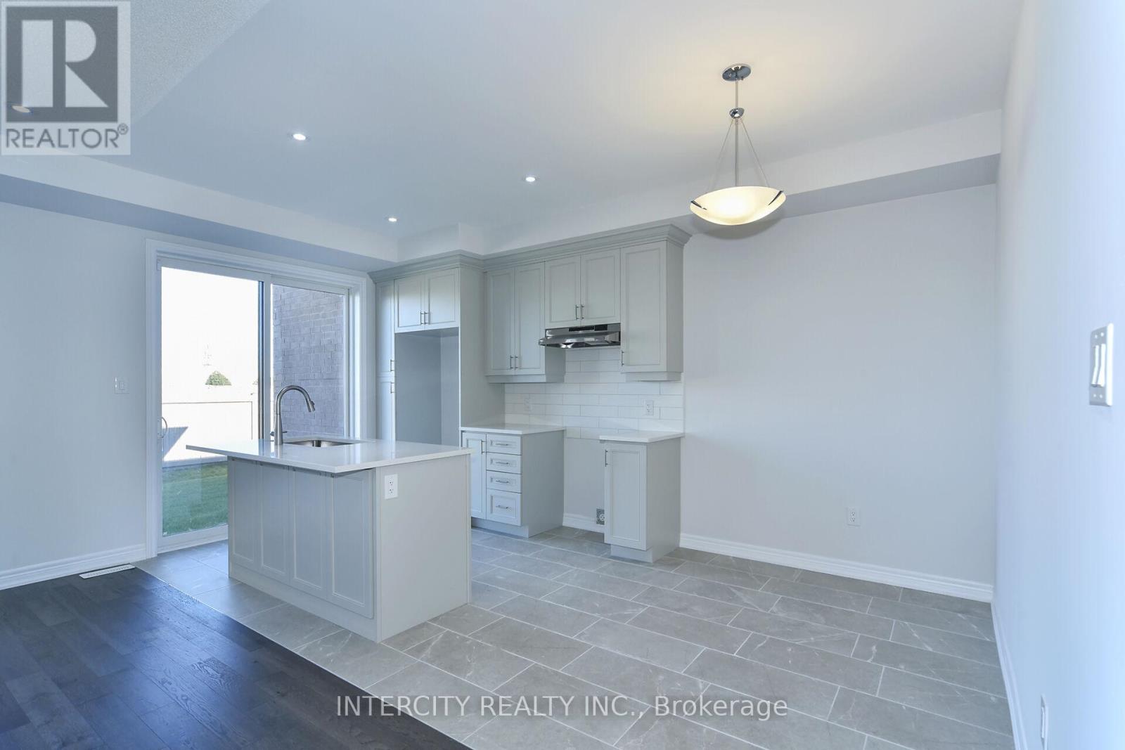 158 Mumbai Drive, Markham, Ontario  L3S 3K5 - Photo 14 - N12456530