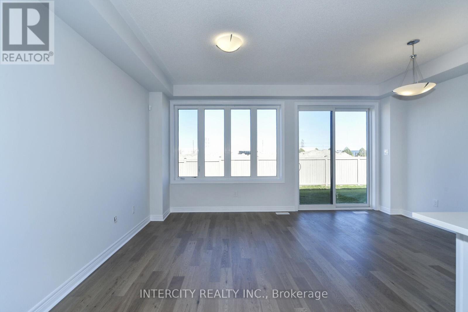 160 Mumbai Drive, Markham, Ontario  L3S 3K5 - Photo 10 - N12456536