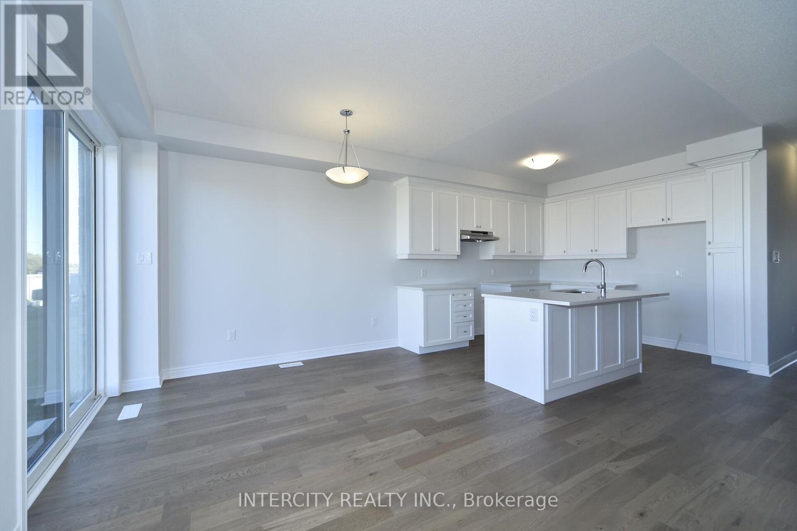 160 Mumbai Drive, Markham, Ontario  L3S 3K5 - Photo 12 - N12456536