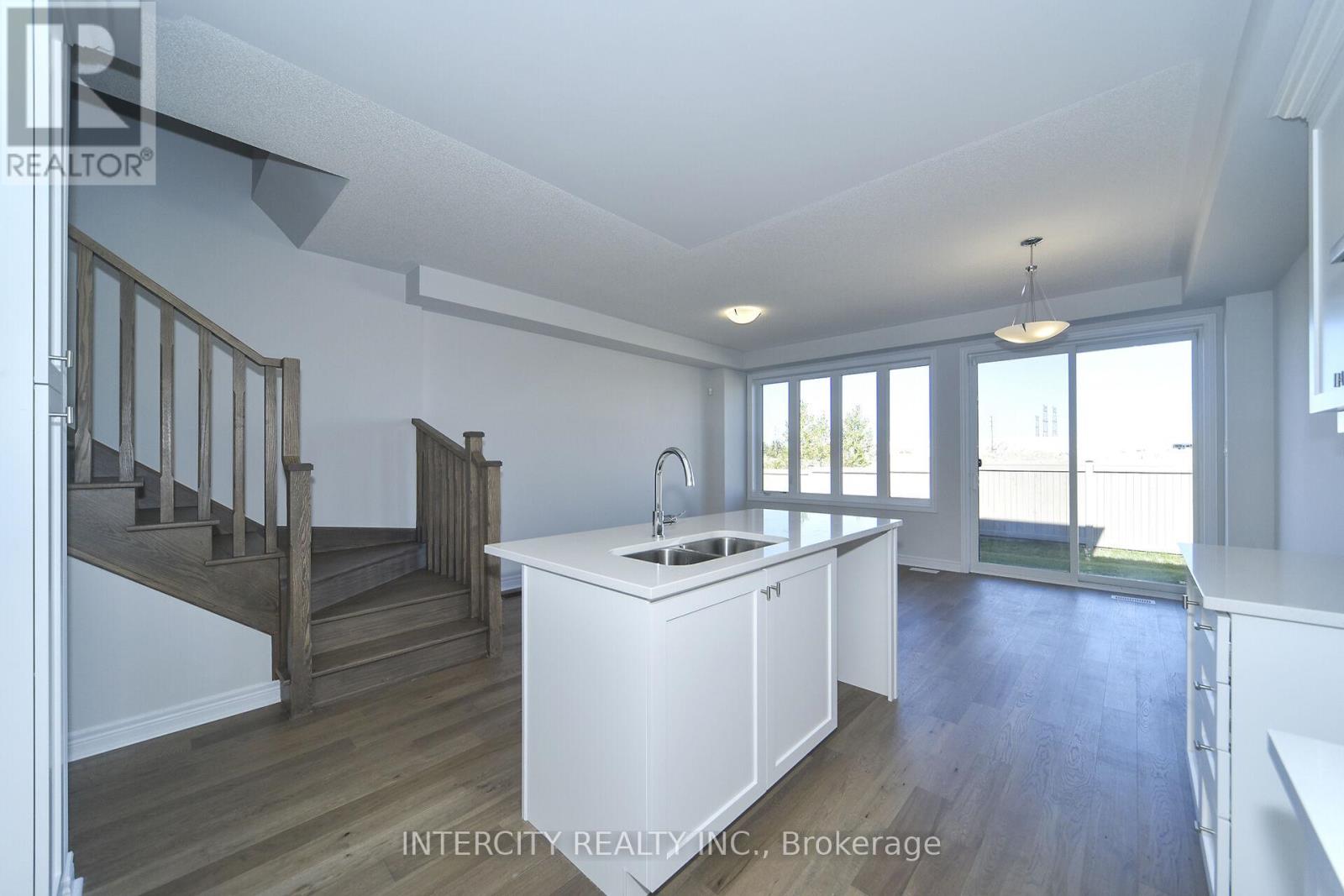 160 Mumbai Drive, Markham, Ontario  L3S 3K5 - Photo 17 - N12456536