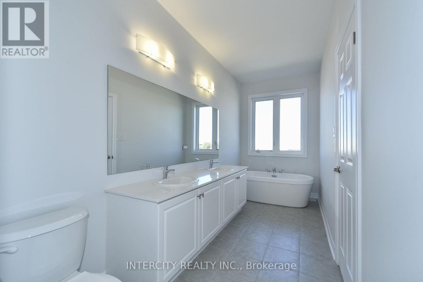 160 Mumbai Drive, Markham, Ontario  L3S 3K5 - Photo 23 - N12456536