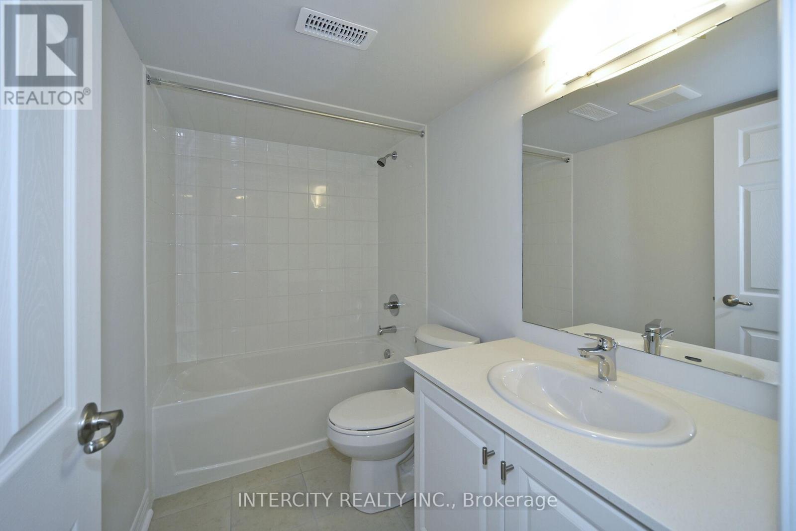 160 Mumbai Drive, Markham, Ontario  L3S 3K5 - Photo 35 - N12456536