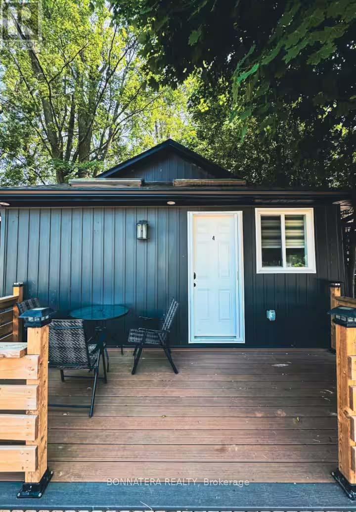 Cabin - 687 Innisfil Beach Road, Innisfil, Ontario  L0L 2M0 - Photo 2 - N12456554